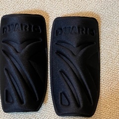 Duarig サッカー　すねあて　スネ　新品　軽量　ソフトタイプ