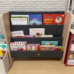 子供用　本棚の画像
