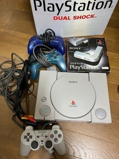 プレイステーション本体、ソフト7本、マルチタップ、コントローラー3本