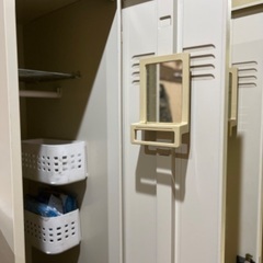 ３人用ロッカーの画像
