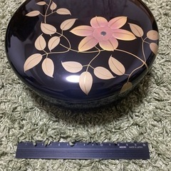 お菓子入れの画像