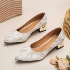 パンプス　白　25.0〜26.0cmくらいの画像