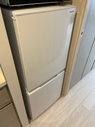 シャープ　SHARP 冷蔵庫 ホワイト系 SJ-D15G-W [2ドア /右開き/左開き付け替えタイプ /152L] [冷凍室 58L]