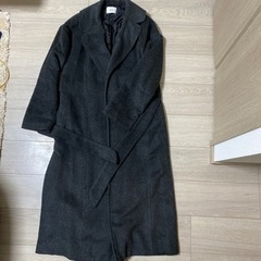 urs グレーのロングコート