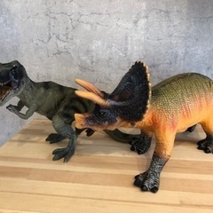 恐竜おもちゃ 値下げしました