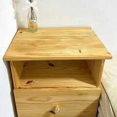木製サイドテーブル