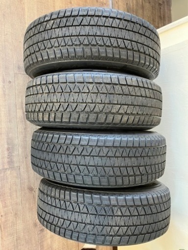 ☆アウディ Q7 スタッドレスタイヤ 235/65R18 106Q☆
