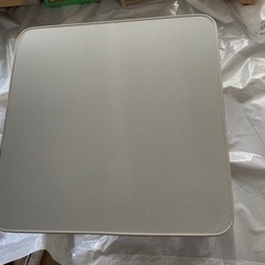小さなテーブル（引き取り限定）の画像