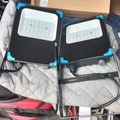 蛍光灯のLED工事　細かな電気工事まで　家庭用から店舗　事務所　大型スーパーまで　格安で - 八尾市