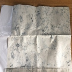 【新品未使用】リメイクシート　木目調　45cm×90cm おまけ付きの画像