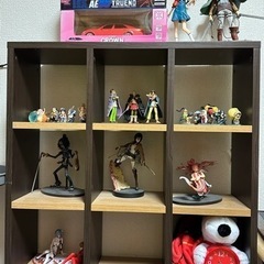ワンピース、エヴァンゲリオン、進撃の巨人フィギュア、フィギュア棚...