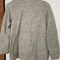 ベージュニットの画像