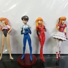 エヴァ　フィギュア一体2000円