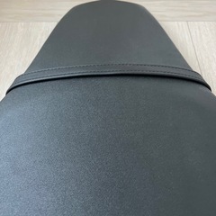 MT09 純正シートの画像