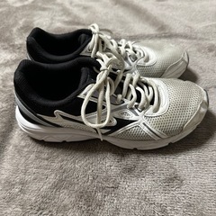 体育館シューズ