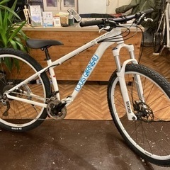 【前後タイヤ・チューブ新品！LOUIS GARNEAU XC BART】3×9速　サスペンション付き29インチマウンテンバイク　白