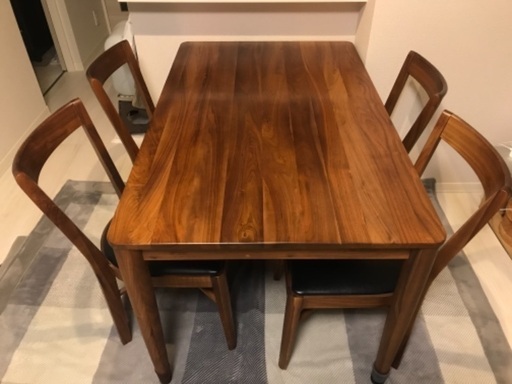 ダイニングテーブル安くお譲り致します