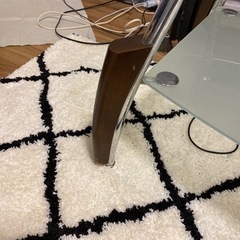 ガラステーブルの画像