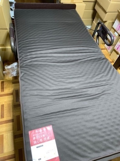 折りたたみ式電動介護シングルベッド