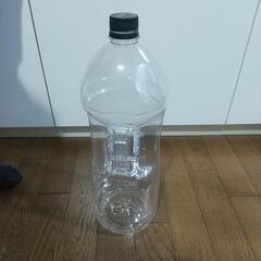ウィスキーと焼酎の4lの空ボトルの画像