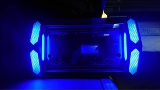 決まりました。トラック用品 ナンバー枠 とんがり 青 2トン4トン軽トラ