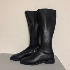 (完売再入荷なし)Charles & Keith ニーハイ フラットブーツ　