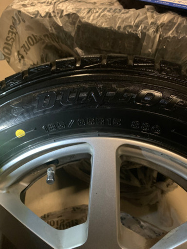 DUNLOP スタッドレスタイヤ　4本セット　185/65R15 