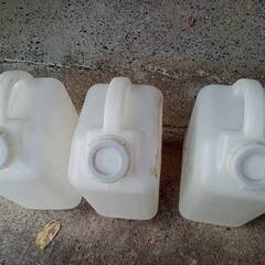 水用ポリタンク ３個の画像