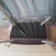 ガラステーブルの画像