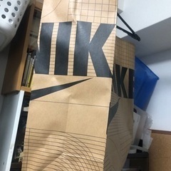 ナイキ 巨大紙袋の画像