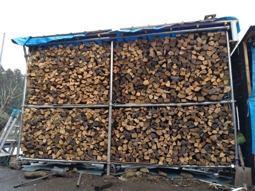 残り1台/早いもの勝ち★新春特価！皮剥き薪☆薪ストーブやキャンプに☆仙台市内無料配送