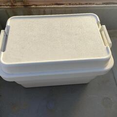 無印　ポリプロピレン頑丈収納ボックス　白  大　５０Ｌ　外置きしていたものの画像