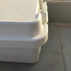 無印　ポリプロピレン頑丈収納ボックス　白  大　５０Ｌ　外置きしていたものの画像