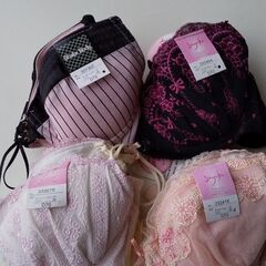 タグ付き新品 D70ブラジャー4点セット 可愛いピンク系の画像