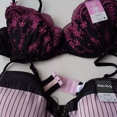 タグ付き新品 D70ブラジャー4点セット 可愛いピンク系の画像
