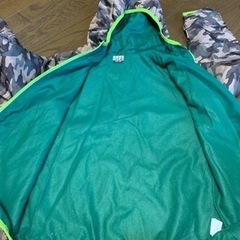 迷彩柄　ウインドブレーカー　150の画像