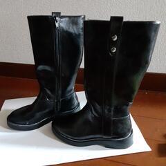 18cm　黒ブーツ　ZARAの画像
