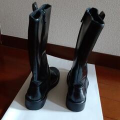 18cm　黒ブーツ　ZARAの画像