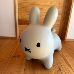 ミッフィーブルーナボンボン　遊具乗り物