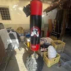 【やり取り中】サンドバッグスタンド型 BILLNA 武　グローブ付き