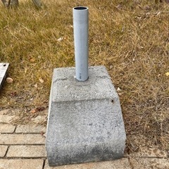 コンクリート旗立