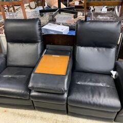 ★来店限定★　□電動リクライニング3Pソファー　レザー調　ブラック　使用感あり　の画像