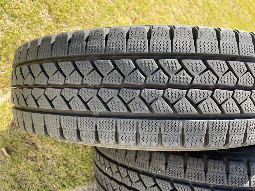 スタッドレスタイヤ 195/80R15 107/105L 18年49週製造 ブリヂストン ブリザック VL1 ハイエース・キャラバン