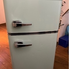【29日お取引限定価格です】レトロ冷蔵庫　81L PRR-082...