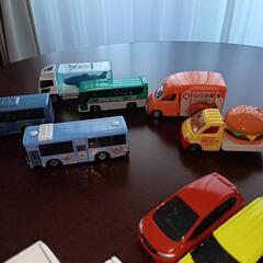 トミカ29台　ケース付きの画像