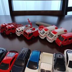 トミカ29台　ケース付きの画像
