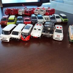 トミカ29台　ケース付きの画像