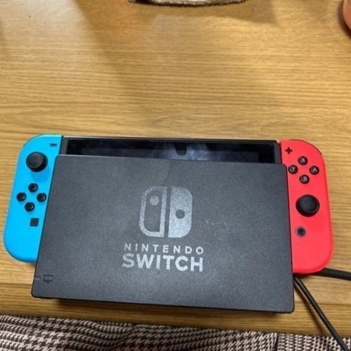 Switchゲーム本体とスプラトゥーン3のカセット付き