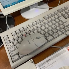 東芝　TOSHIBA デスクトップPC モニターセット　Office付きの画像