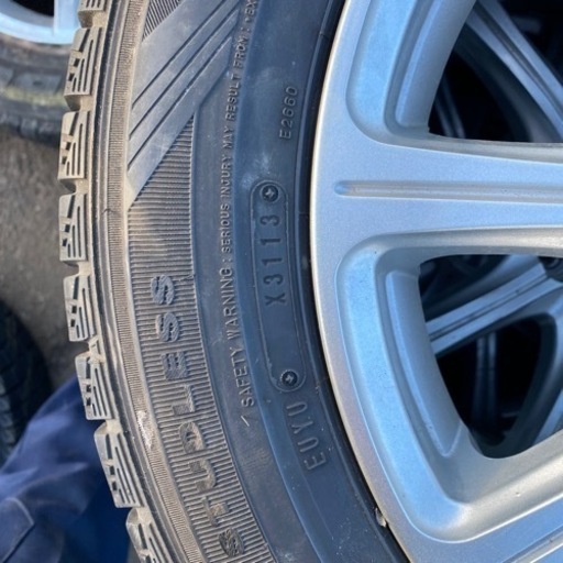 冬タイヤアルミホイール付き　175/65R15